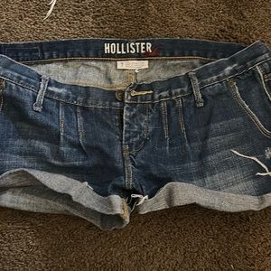 Hollister size 7 Jean shorts
